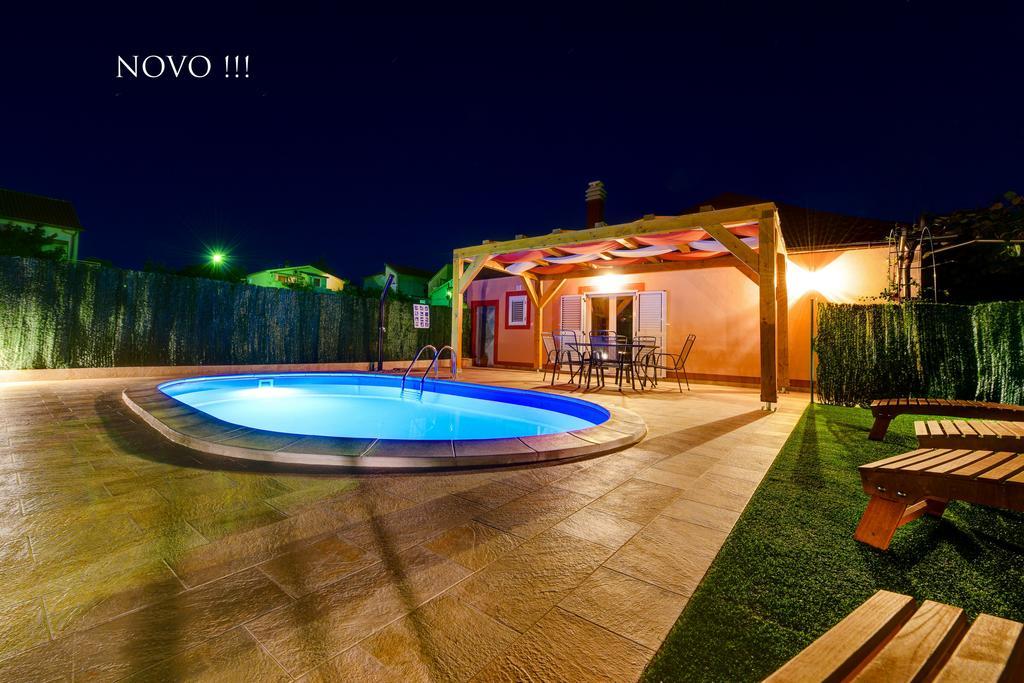 Ferienhaus Orange With Heated Pool And Parking *