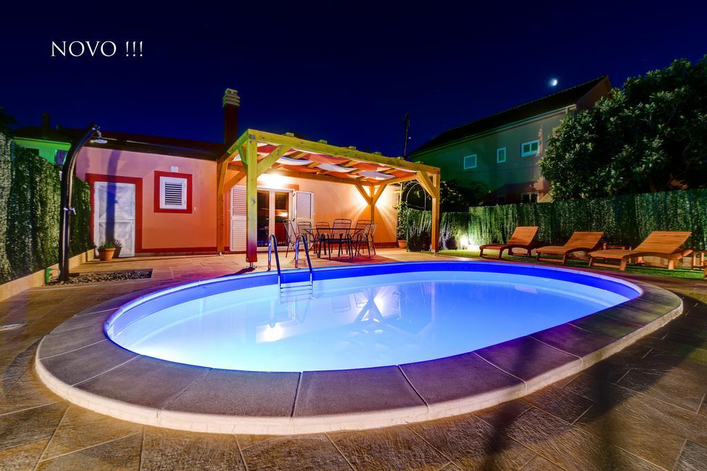 Orange With Heated Pool And Parking