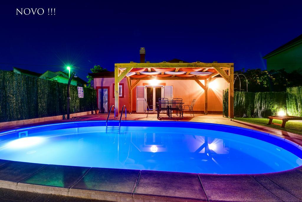 Ferienhaus Orange With Heated Pool And Parking Zadar