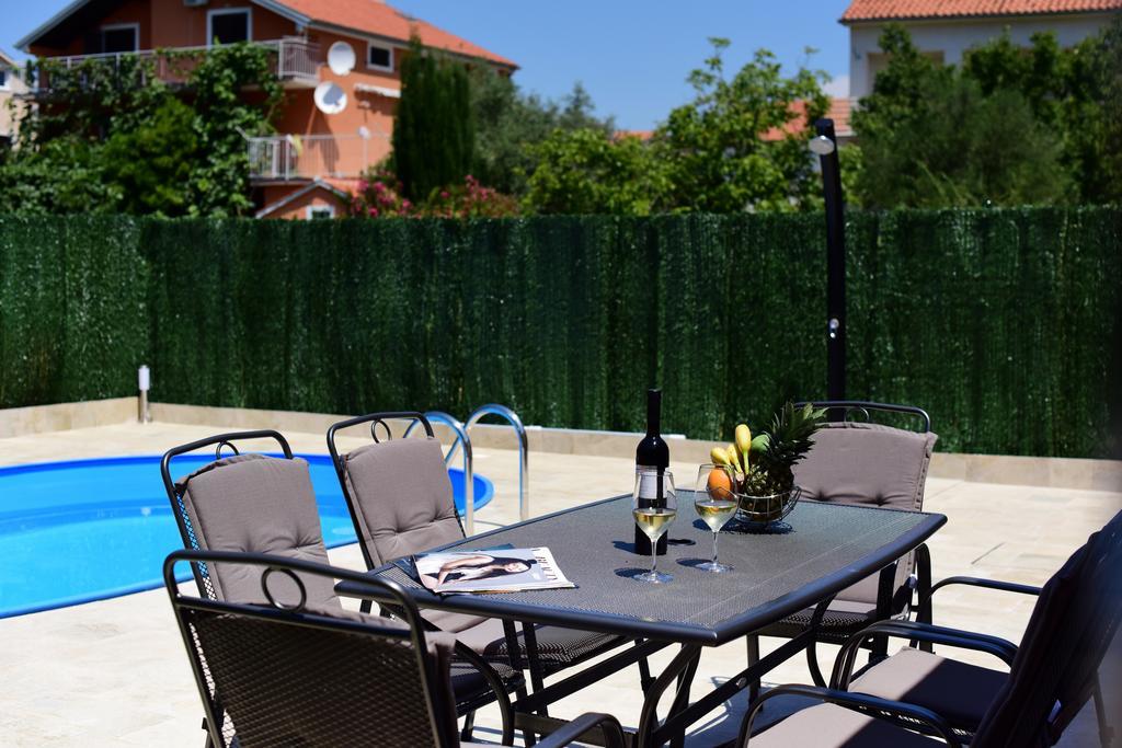 Orange With Heated Pool And Parking