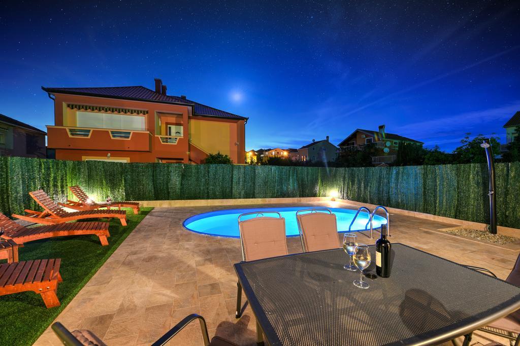 Orange With Heated Pool And Parking Ferienhaus *