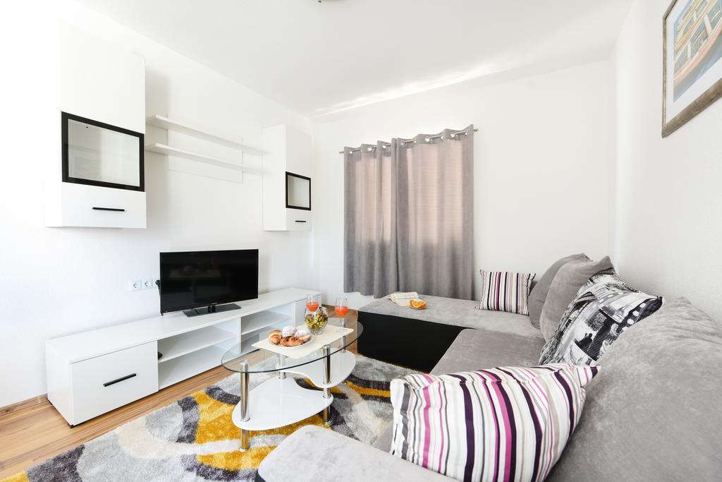 Ferienhaus Orange With Heated Pool And Parking *