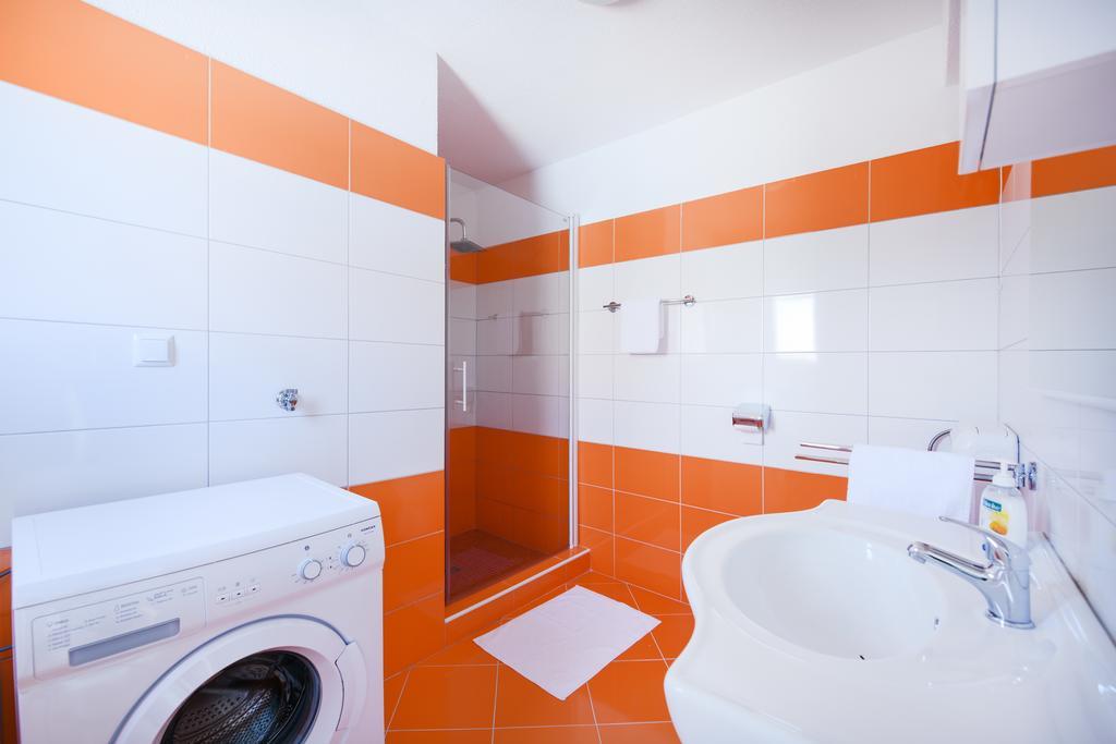 Ferienhaus Orange With Heated Pool And Parking *