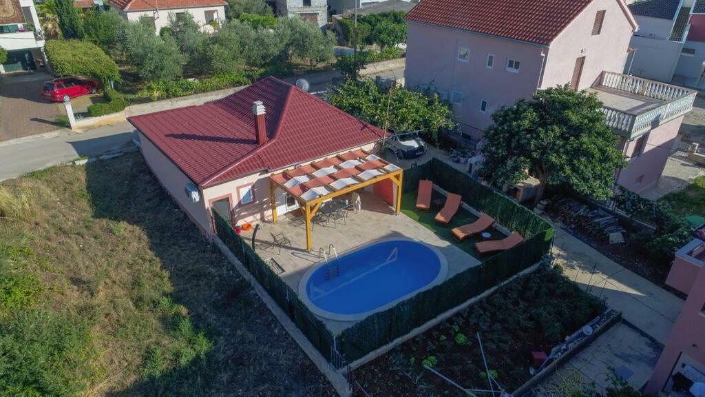 Orange With Heated Pool And Parking Ferienhaus *